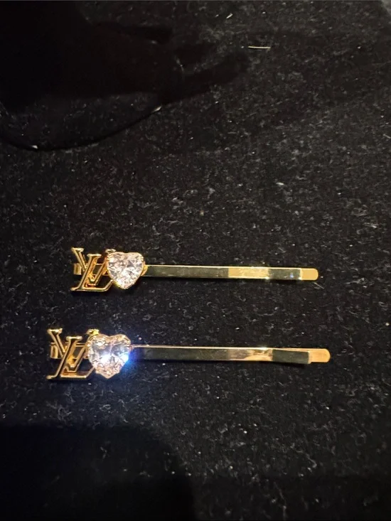 LV Fashion Gold & Bling Heart Hair Pin