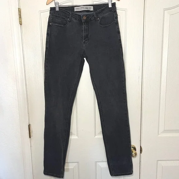 Barbell Apparel Slim Fit Athletic Jeans Faded Black Size 32x33 Stretch Denim