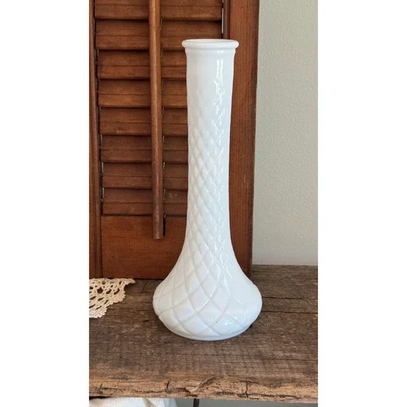 Vintage Hoosier Glass White Milk Glass Diamond Quilted Bud Vase 4092 9