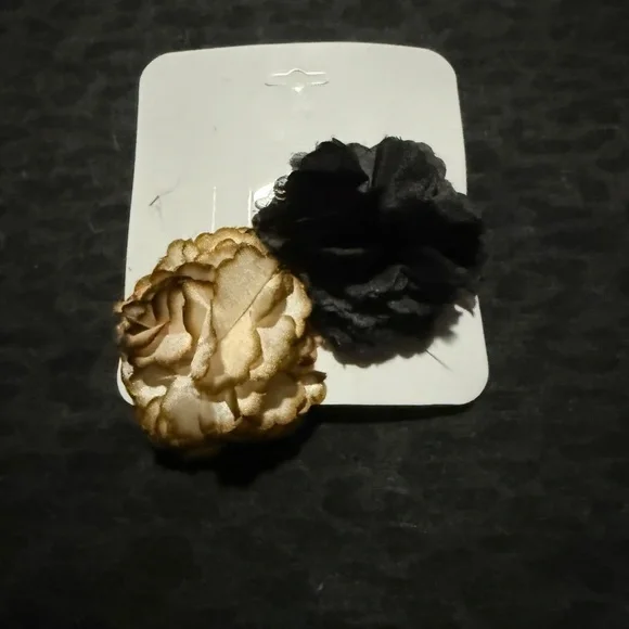 Black and Gold Floral Hair Clips
