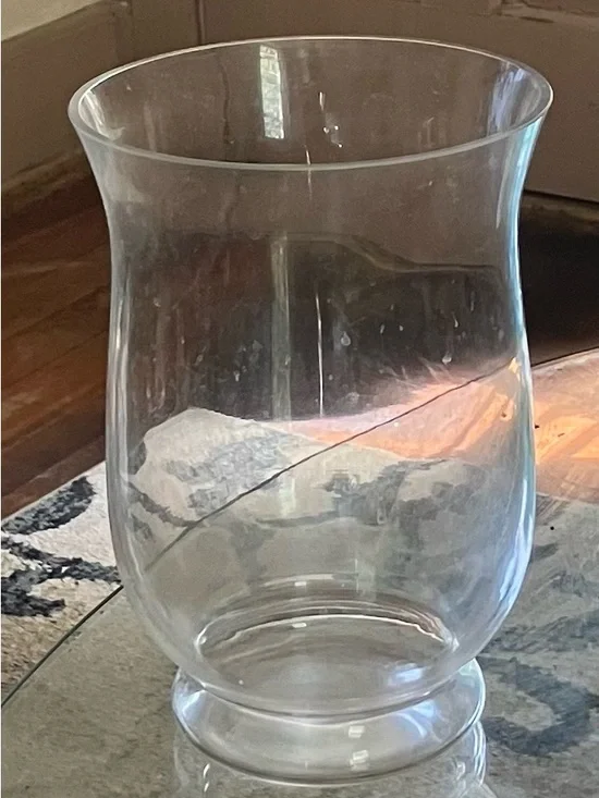 Hurricane Glass Candle Holder !Accepting Offers/ Bundle Deals!