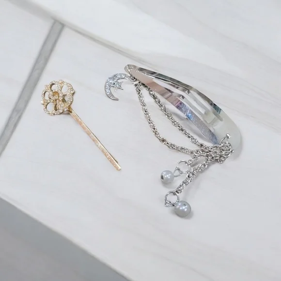 Set of Rhinestone barrettes