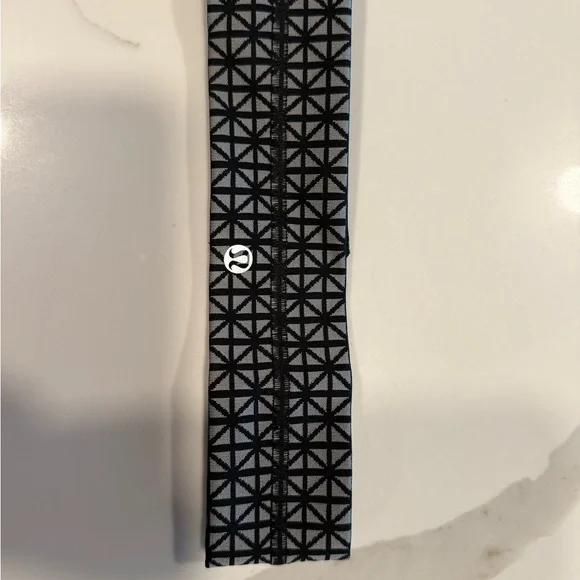 lululemon Black & Gray Patterned Workout Headband