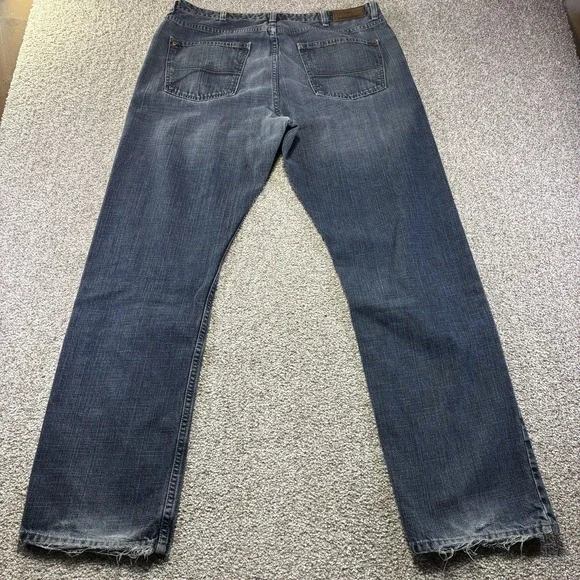 Tommy Hilfiger Freedom Fit Jeans Mens 38x32 Blue Med Wash Relaxed Straight Denim