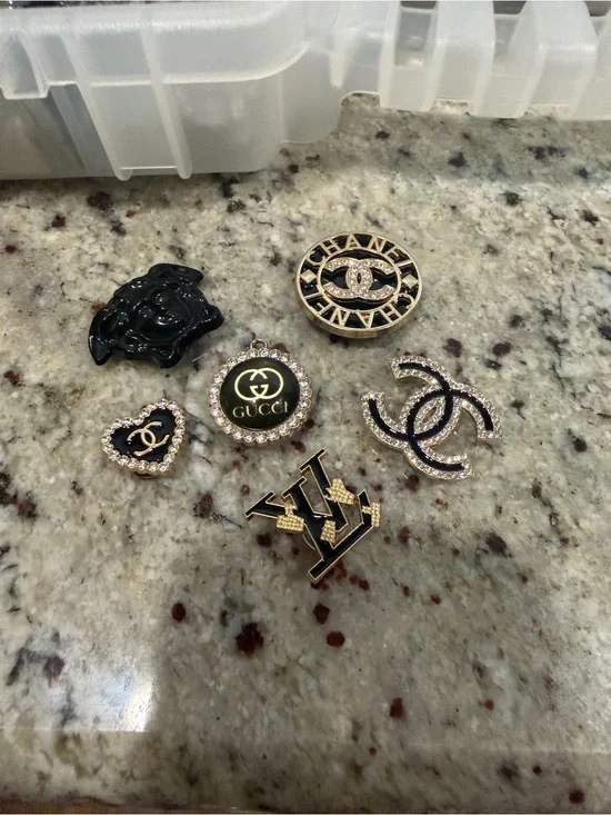 CROCS Black and Gold Designer Logo Jibbitz Charms (6-Pack)