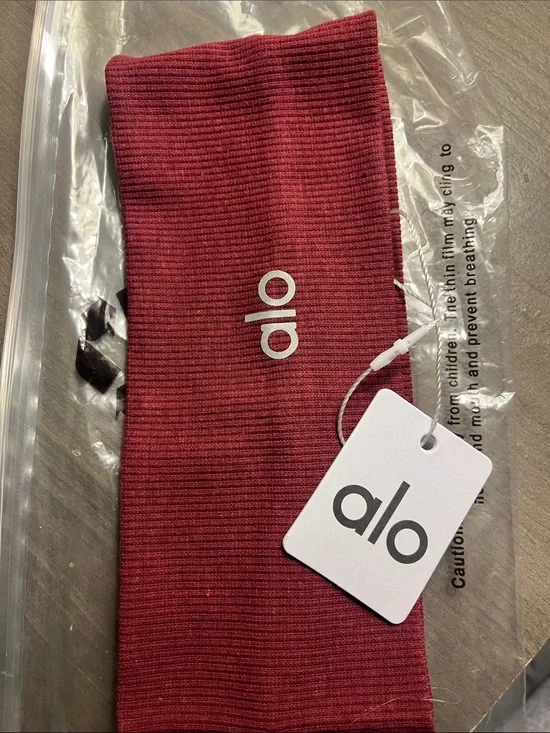 Ribbed Headband in Deep Burgundy