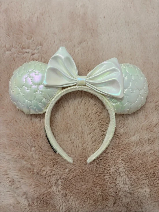 Disney Loungefly White Quilted Iridescent Shimmer Minnie Ears
