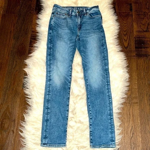 Trendy American Eagle Jeans