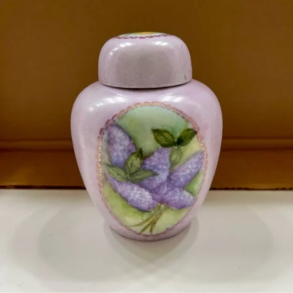 Vintage 1974  Signed Lavender Pink Flowers Ginger Jar Vase With Lid‎ Les Vases