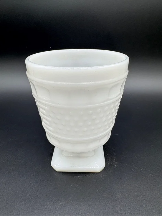 Vintage White Milk Glass Planter Vase NAPCO 1180 CLEVELAND on bottom EUC