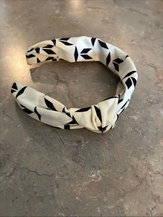 Black & White Knot Headband for Women - Geometric Print