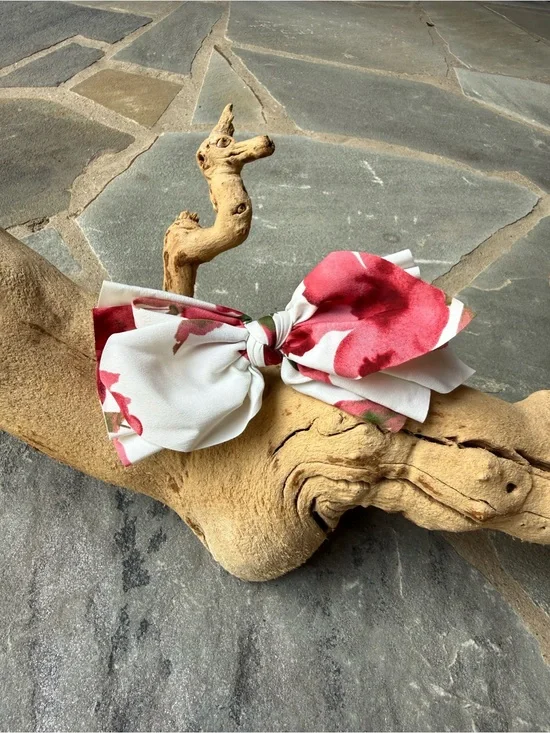 New🌟Anthropologie-Satin Floral Bow Hair Clip - white & Red