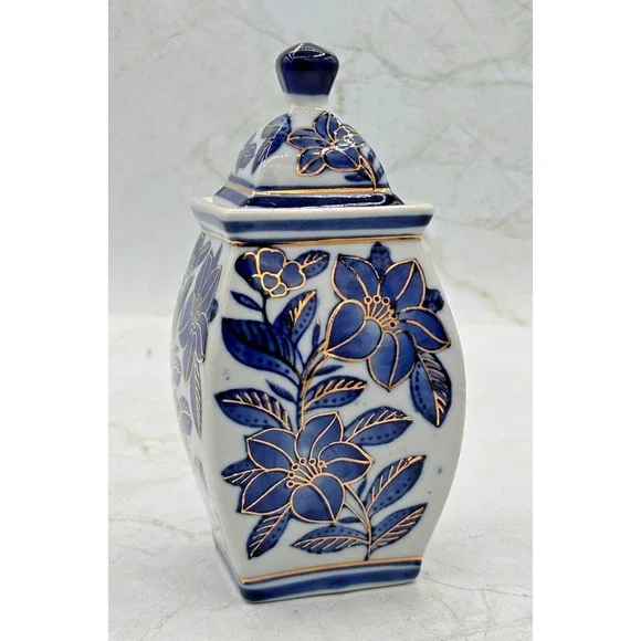 Vintage Chinoiserie Square Ginger Jar Porcelain‎ Blue & White Gilt Gold Accents