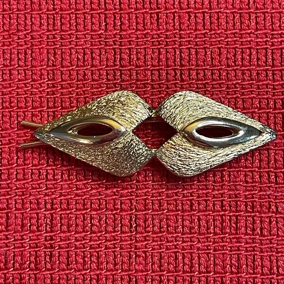 Vintage hair clip