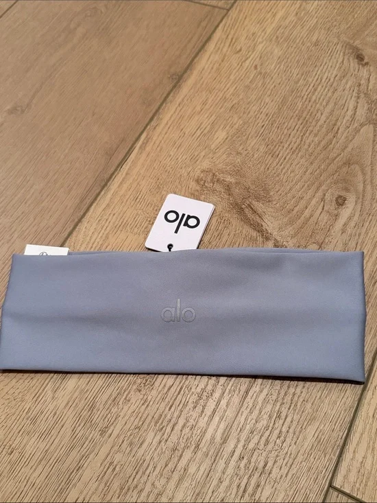 ALO headband. NWT.