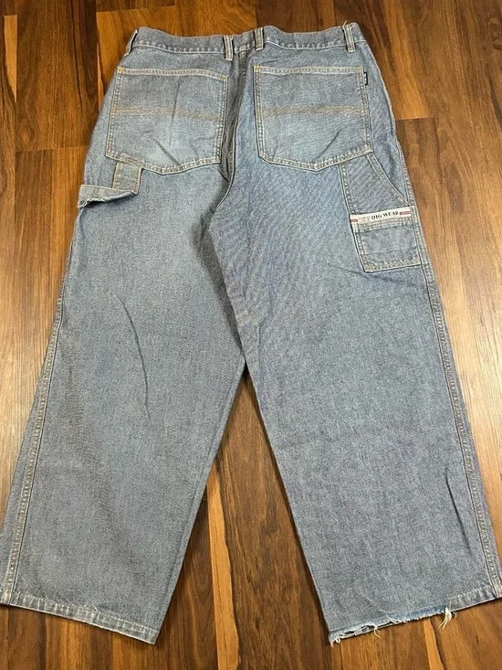 Vintage Y2K/90s wide led baggy dig wear jeans.