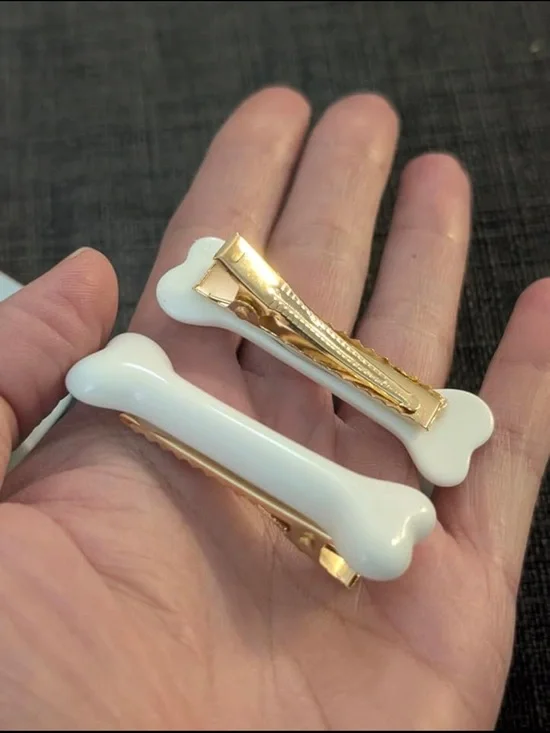 Stanley White Bone-Shaped Hair Clip