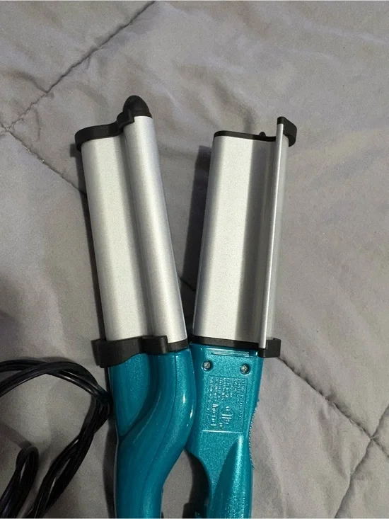 TIGI Bed Head Wave Artist Hair Waver in Teal