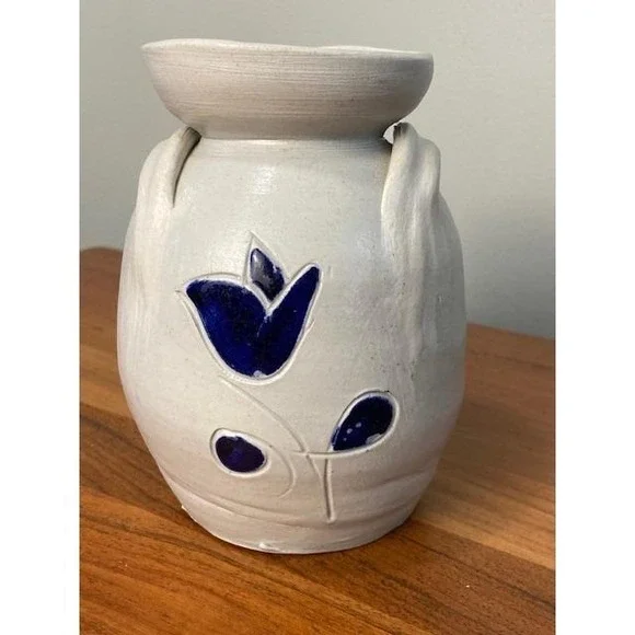 Williamsburg Pottery VA Salt Glazed Stoneware Cobalt Blue Tulip Vase 5.5
