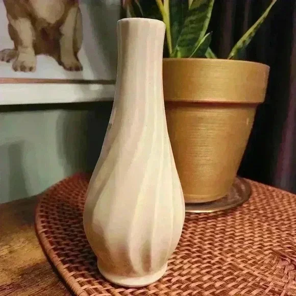 Mid‎ Century VaseCanadiana Pottery WOriginal Label