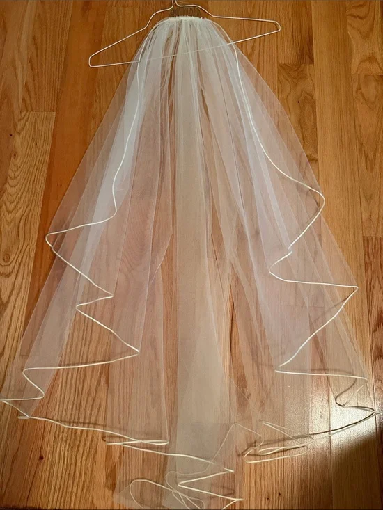 Classic White Bridal Veil with Satin Edge