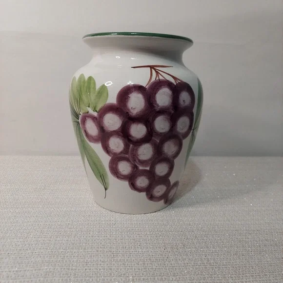 Coop Ceramiche Toscane Italy Handpainted‎ Grape Ceramic Vase White Green Purple