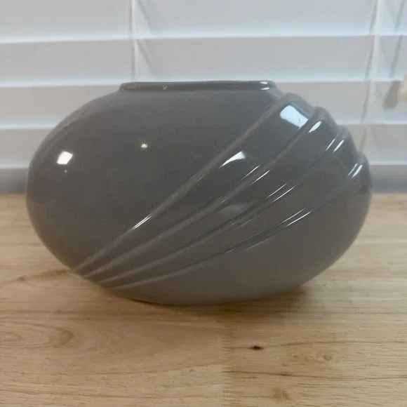 Vintage 1980's Art Deco Revival Gray Pleated Oval Ceramic Vase unmarked 6