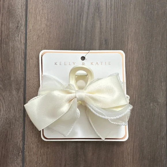 New Cream Bow Hair Claw Clip