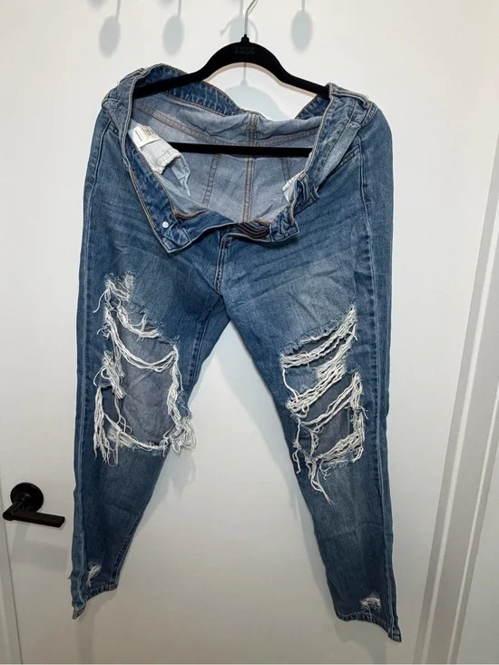 Fashion Nova Distressed Blue Denim Jeans - Classic Ripped Style