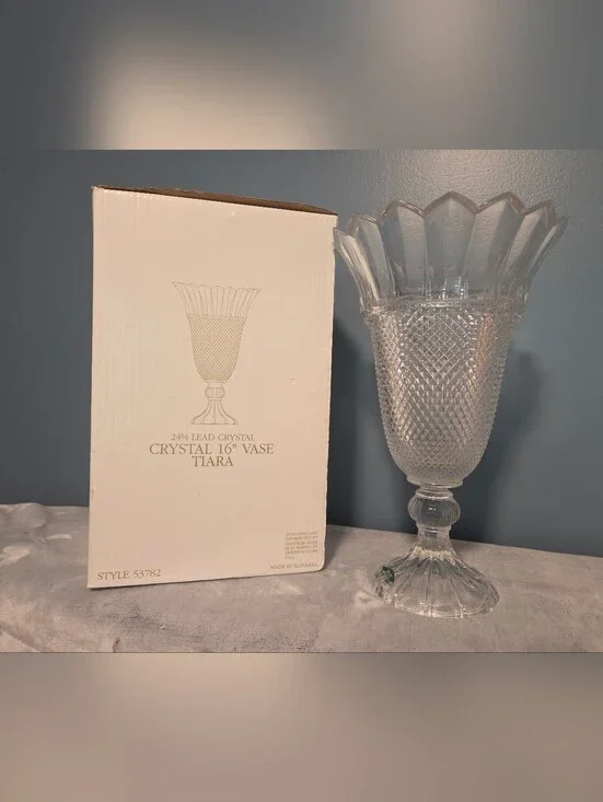 Godinger Shannon 24% Lead Crystal Tiara 16” Pedestal Vase Style 53782 w/ Box