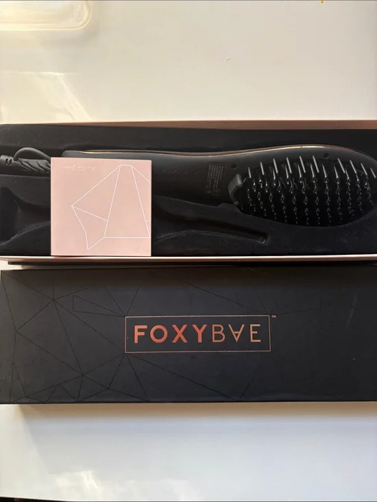 FOXYBAE Heated Straightening‎ Brush in Black with Rose Gold Logo