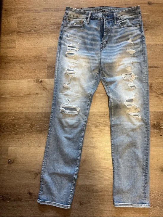 American Eagle Light Blue Distressed Men's Jeans