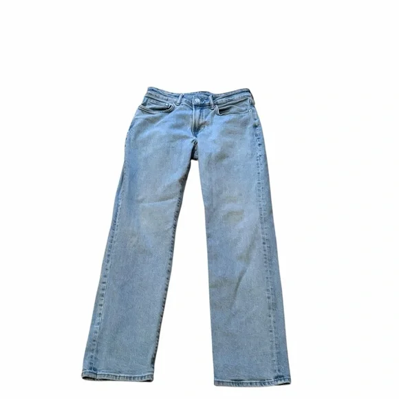 H&M light wash regular fit jeans. Size 30 x30. GUC