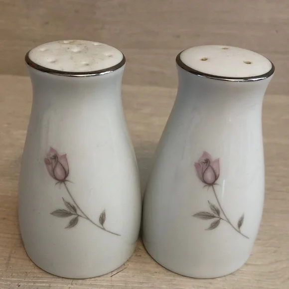 Vintage Noritake Pasadena (pattern #6311) Porcelain Salt & Pepper Shakers Japan