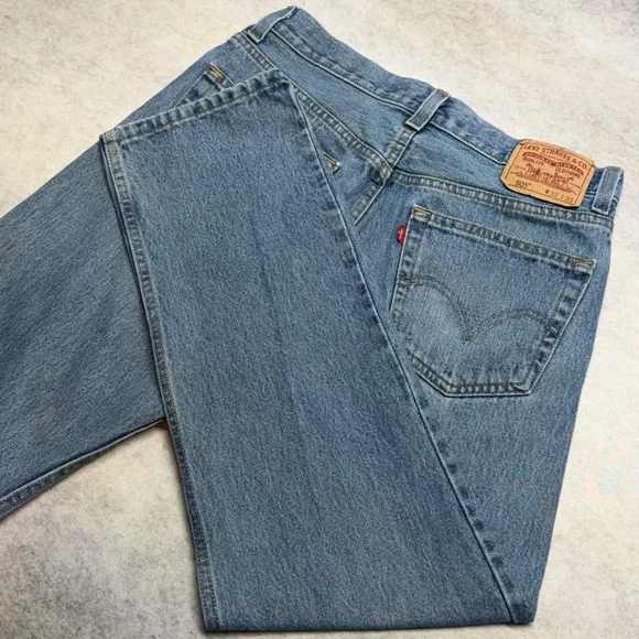 Levis 505 Regular Fit Mens 32x30 Blue Medium Wash Straight Leg Denim Jeans Y2K