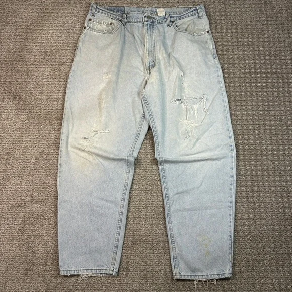 Vintage Levis 560 Loose Fit Tapered Leg Jeans Mens 38x30 Light Wash Made in USA