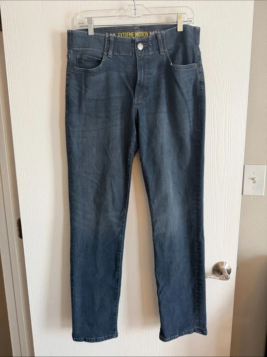 Lee Slim Straight Jeans in Dark Blue
