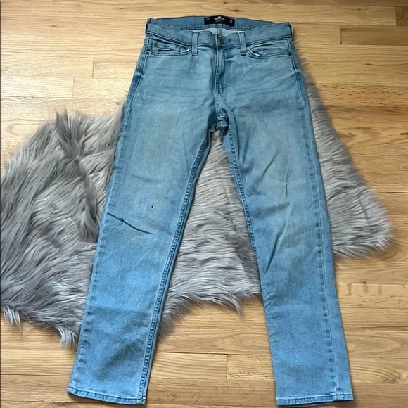 HOLLISTER Men’s Light Blue Jeans