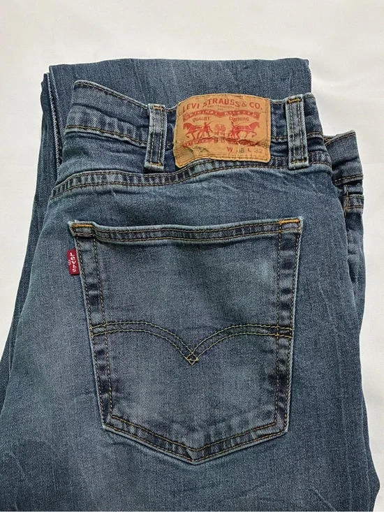 Levi’s 541 Regular Fit Jeans W38 L32 (measurements) Medium Wash Straight Leg
