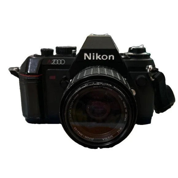 Nikon N2000 Camera With 35-70mm Sigma Lens Tested Working Clean
