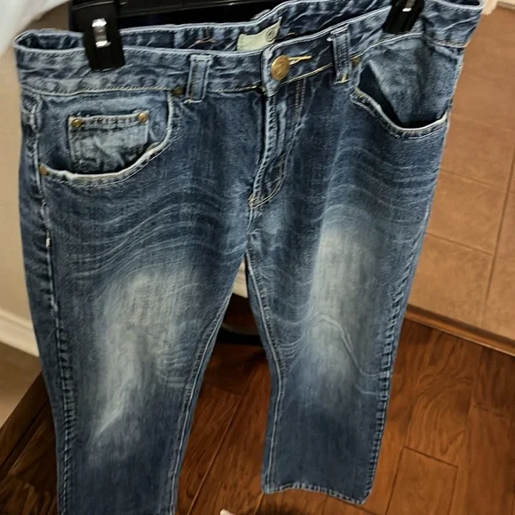 Oleg Cassini Vintage distressed 32x32 medium wash jeans