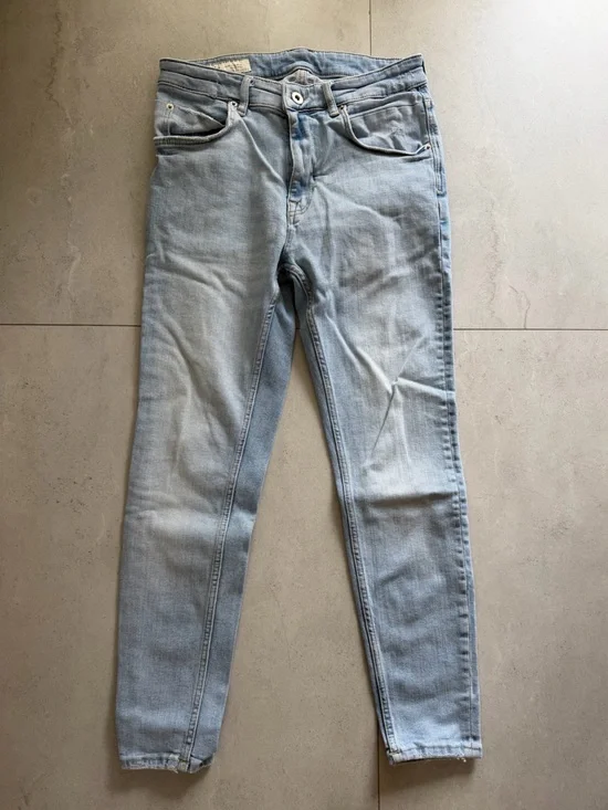 ZARA Men’s Light Wash Skinny Denim Jeans