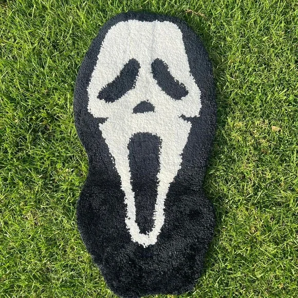 Black and white Scream face rug