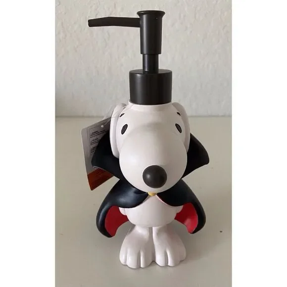 Peanuts Snoopy Halloween Vampire Dracula Costume Resin Soap Lotion Dispenser NEW
