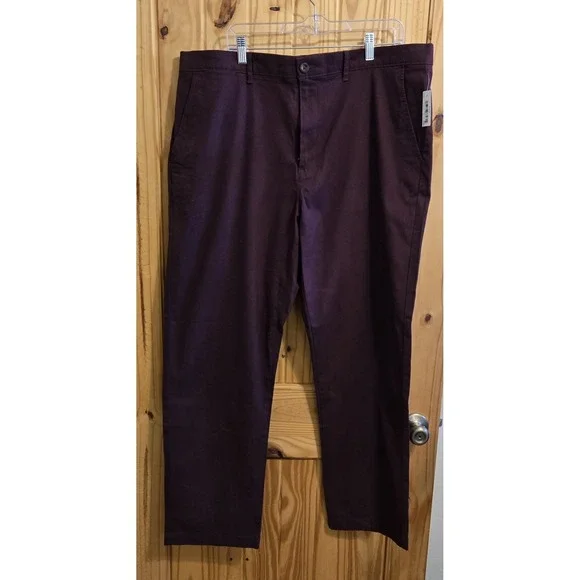Amazon‎ Essentials Men's Pants Size 40×30 BURGUNDY Flat Front Straight Leg NWT