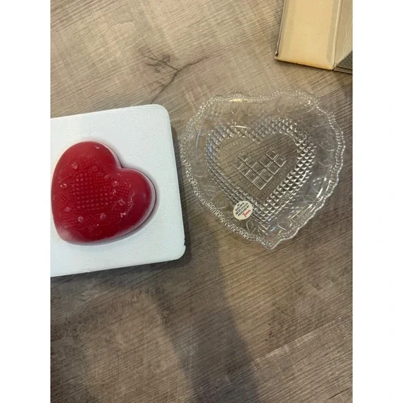 Vintage Avon Fostoria Glass Heart‎ & Diamonds Soap Dish with Original Soap & Box