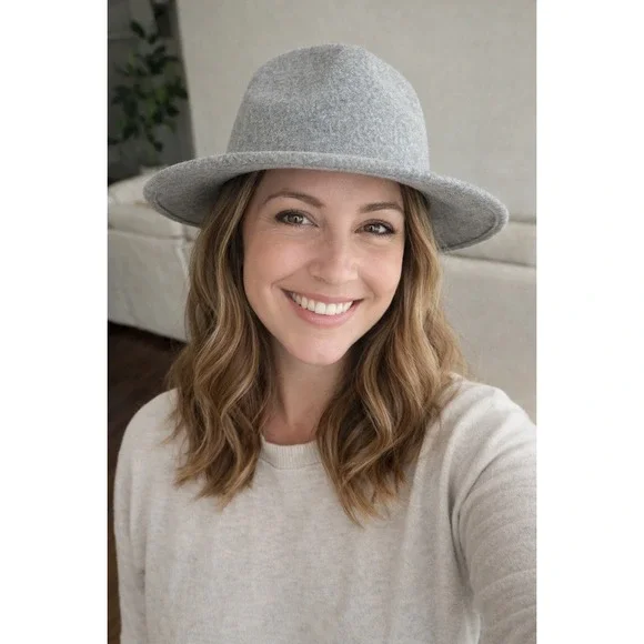 Universal Thread Gray Felt Fedora Hat Adjustable Flat Brim Womens One‎ Size NWT