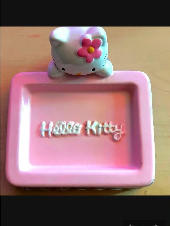Sanrio Hello Kitty 2000 Y2K Ceramic Soap Dish Pink Purple Daisy Flower Bathroom