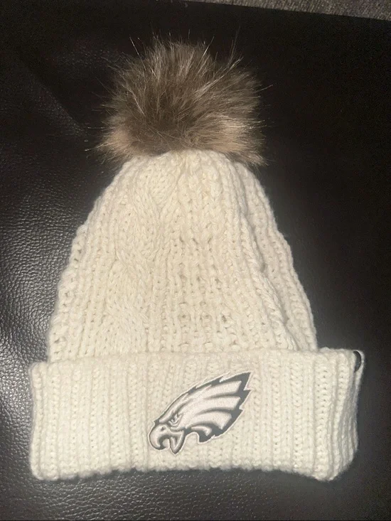 Philadelphia Eagles Women's Cream Cable Knit Pom Beanie
