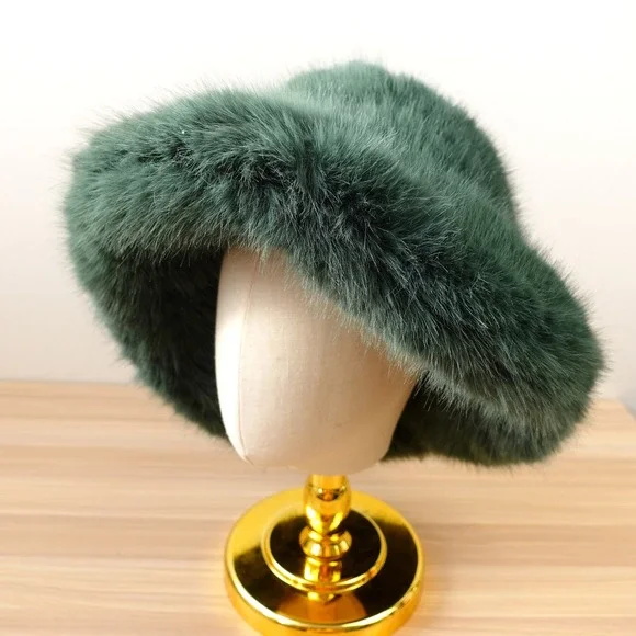Plush Faux Fur Bucket Hat in Forest Green
